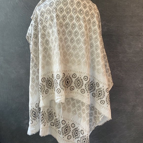 Hatattack Scraf or Wrap - Picture 4 of 7